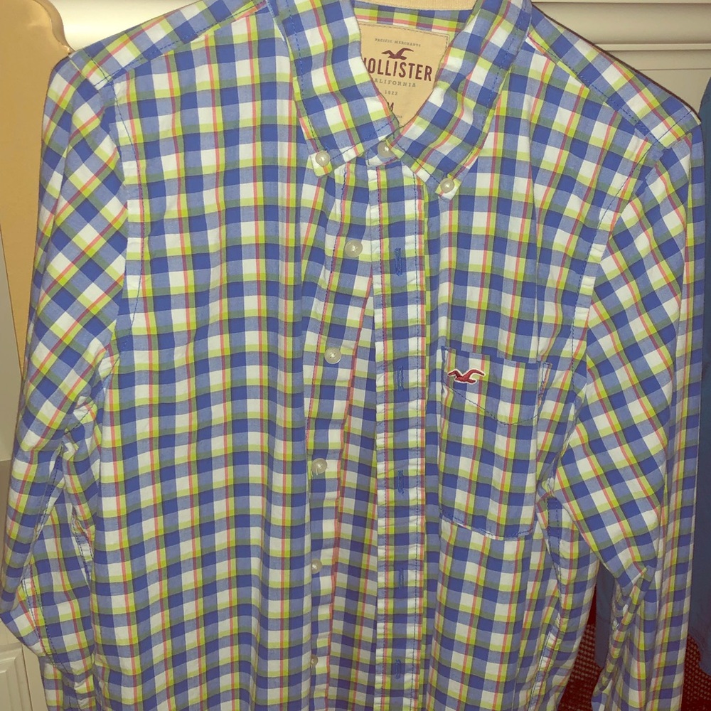 Men’s Plaid Hollister button down